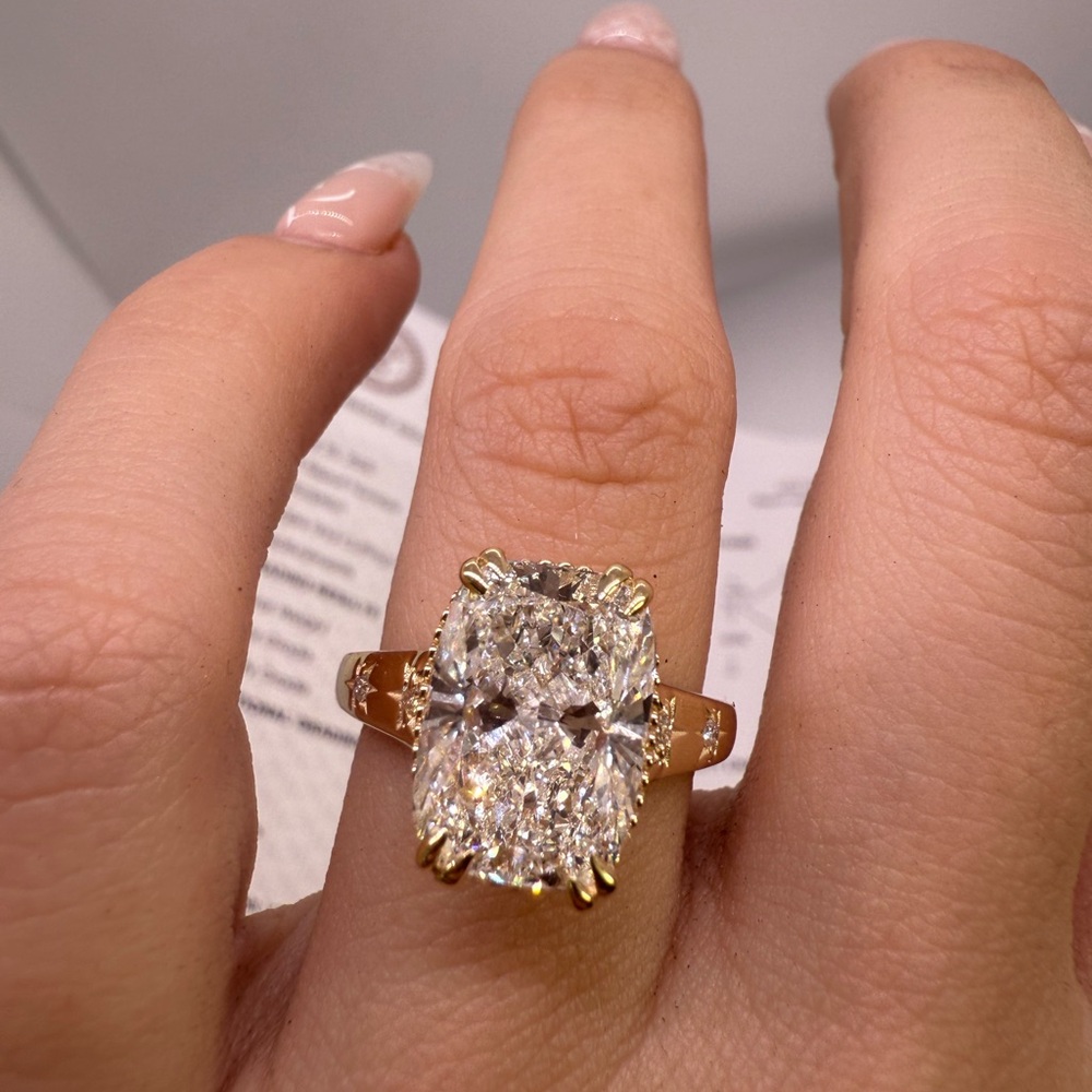 5.04 carat D VS1 elongated cushion diamond engagement ring - Picture 15 of 15